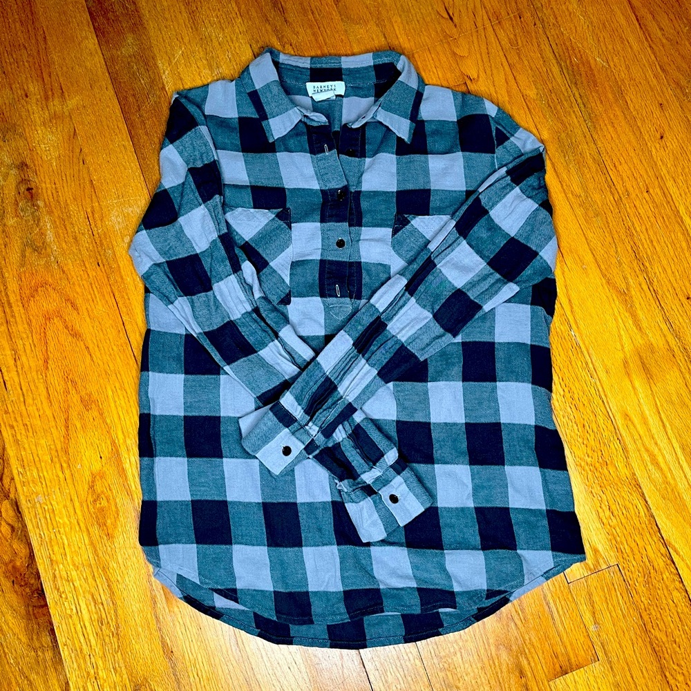 Barneys New York size medium
⠀⠀
Lightly used